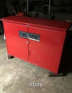 FIRE HOSE Steel CABINET, Indoors or Outdoors in Excellent Condition