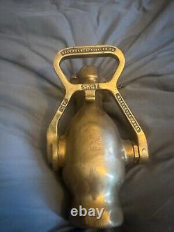 Navy brass fire nozzle, still works. Antique fire nozzle. Made In USA