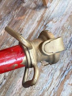 VINTAGE BRASS 31 FIRE TRUCK HOSE Play Pipe NOZZLE Decorative Side Mount BIG RED