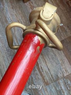 VINTAGE BRASS 31 FIRE TRUCK HOSE Play Pipe NOZZLE Decorative Side Mount BIG RED
