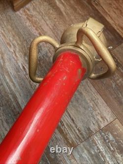 VINTAGE BRASS 31 FIRE TRUCK HOSE Play Pipe NOZZLE Decorative Side Mount BIG RED