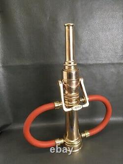 VNTG. ELKHART BRASS 21/2 in. Fire nozzle / rubber hds. Lever shutoff & 1 In. Tip