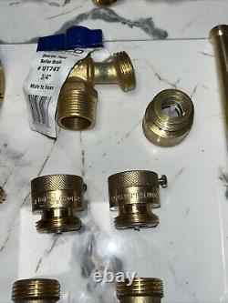 26 QTY ! EN VRAC - Raccords de tuyau en laiton, buse de tuyau d'incendie Watts B64.2, dispositif de rupture de vide