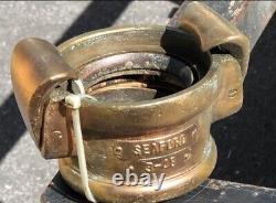 Adaptateur de tuyau d'incendie de la caserne de pompiers Brass Seaford De 3-48 John H Clay Philadelphie Pa
