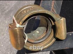 Adaptateur de tuyau d'incendie de la caserne de pompiers Brass Seaford De 3-48 John H Clay Philadelphie Pa