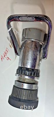 Akron Brass Turbo Jet. Buse de tuyau de service d'incendie.