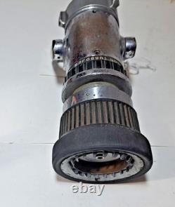 Akron Brass Turbo Jet. Buse de tuyau de service d'incendie.