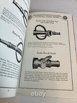 Ancien catalogue de matériel de lutte contre l'incendie Eureka, avec des insignes de pompier et des buses.