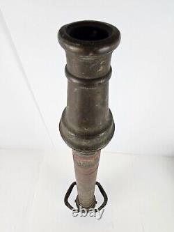 Ancien embout de tuyau de camion de pompiers américain en laiton bronze des années 1930, grand modèle 32