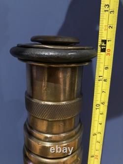 Ancien gicleur de tuyau d'incendie en laiton massif