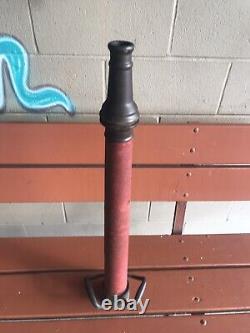 Ancien grand embout de tuyau de camion de pompier en cuivre des années 1900