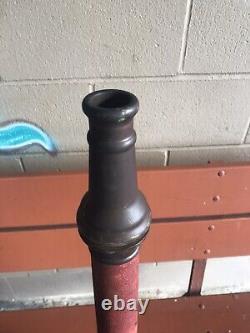 Ancien grand embout de tuyau de camion de pompier en cuivre des années 1900