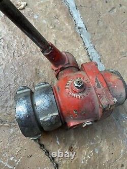 Ancienne pompe à incendie - Soupape / levier pivotant en laiton de pompier + cloche de camion Akron Brass Co