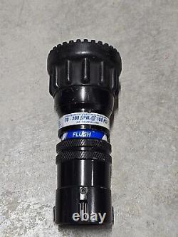 BOUCLE DE CONSEILS DE FORCE D'INTERVENTION TFT Buse automatique d'admission 70-200 GPM Noire avec rupture 1.5 NH