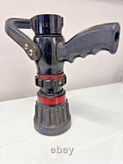 BUSE DE LUTTE CONTRE INCENDIE TURBOJET 1-1/2 AVEC POIGNÉE EN PISTOLET (Style n° 367)