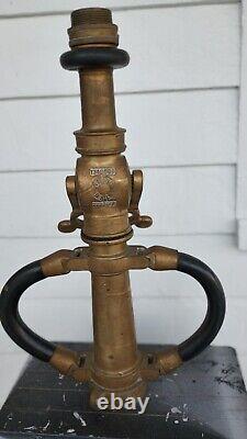 Bec de lance en laiton pour tuyau d'incendie vintage