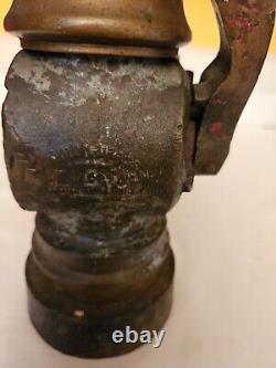 Buse / Adaptateur de tuyau d'incendie en laiton Early Vintage Victory par Akron Brass.