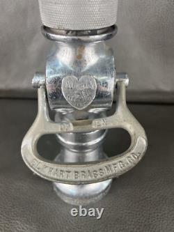 Buse à incendie antique en chrome Elkhart 2 1/2 pouces avec arrêt Lerer, 1917, 13H