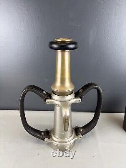 Buse à incendie en laiton vintage American Lafrance 2 1/2 pouces, Hds en cuir