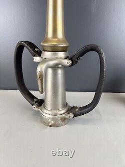 Buse à incendie en laiton vintage American Lafrance 2 1/2 pouces, Hds en cuir