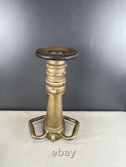 Buse à incendie vintage en laiton Elkhart Adjt. Tip et tuyau de jeu par Wooster Brass