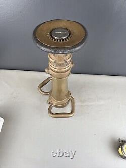 Buse à incendie vintage en laiton Elkhart Adjt. Tip et tuyau de jeu par Wooster Brass