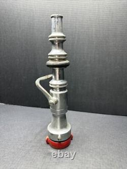 Buse d’incendie antique de la Elkhart Brass Manufacturing Company