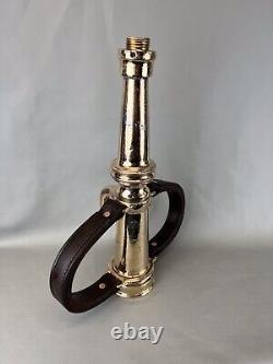 Buse d'incendie en laiton vintage Larkin de 21/2 pouces avec embout
