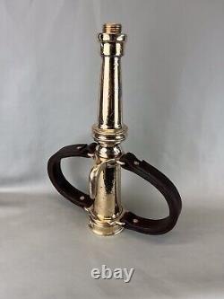 Buse d'incendie en laiton vintage Larkin de 21/2 pouces avec embout