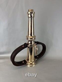 Buse d'incendie en laiton vintage Larkin de 21/2 pouces avec embout