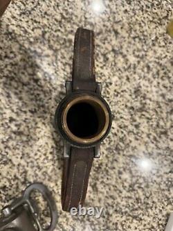 Buse d'incendie en laiton vintage marquée Wooster Brass Company. Poignées en cuir 19