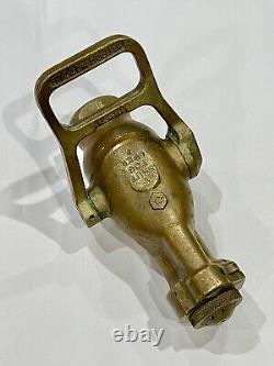 Buse de lutte contre l'incendie Vintage Akron 1 1/2 Fog en laiton montée RARE VERSION