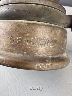 Buse de pompier vintage Elkhart CHIEF 2 1/2 po. 17 l x 19 h et pointe de 1 po.