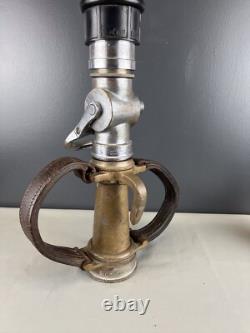 Buse de pompier vintage en laiton Wooster avec poignées en cuir