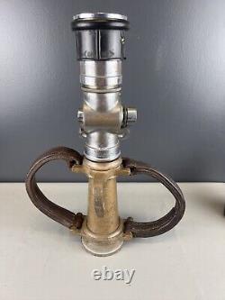 Buse de pompier vintage en laiton Wooster avec poignées en cuir