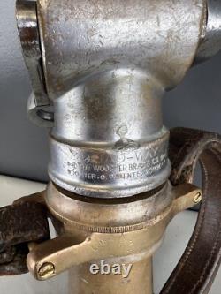 Buse de pompier vintage en laiton Wooster avec poignées en cuir