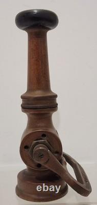 Buse de tuyau d'incendie Chief Firefighter Vintage Elkhart Brass Mfg. Co. 8 1/2 pouces