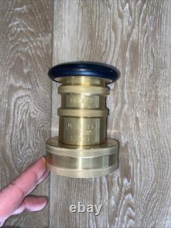 Buse de tuyau d'incendie GRAINGER APPROVED 6AKC3, à torsion, en laiton 6AKC3