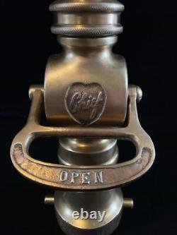 Buse de tuyau d'incendie, à bord des navires, vers la fin des années 1800