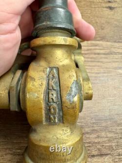 Buse de tuyau d'incendie en laiton Akron Ball vintage