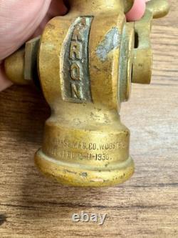 Buse de tuyau d'incendie en laiton Akron Ball vintage