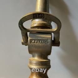 Buse de tuyau d'incendie en laiton Vintage LaFrance des années 1930, avec poignées en cuir