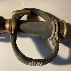 Buse de tuyau d'incendie en laiton Vintage LaFrance des années 1930, avec poignées en cuir