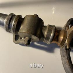 Buse de tuyau d'incendie en laiton Vintage LaFrance des années 1930, avec poignées en cuir