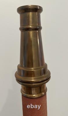 Buse de tuyau d'incendie en laiton enveloppée de tissu rouge vintage Powhatan B & I Works U. S. A