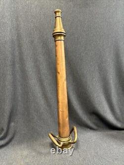 Buse de tuyau d'incendie en laiton et cuivre vintage 30 Boston Woven Hose & Rubber Co Buse de tuyau d'incendie en laiton et cuivre vintage 30 Boston Woven Hose & Rubber Co