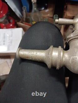 Buse de tuyau d'incendie en laiton vintage
