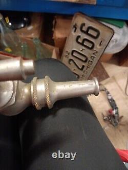 Buse de tuyau d'incendie en laiton vintage