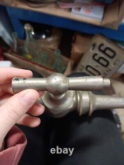 Buse de tuyau d'incendie en laiton vintage