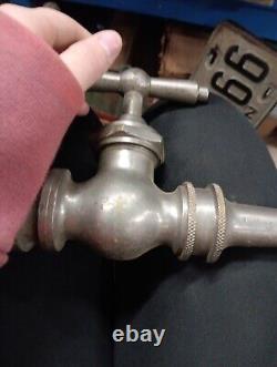 Buse de tuyau d'incendie en laiton vintage